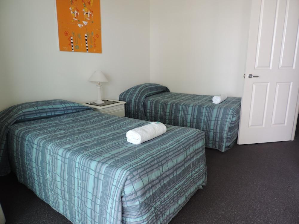 Emerald Sands Holiday Apartments Surfers Paradise Buitenkant foto