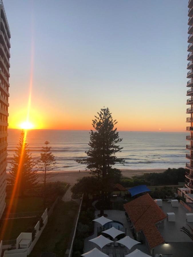 Emerald Sands Holiday Apartments Surfers Paradise Buitenkant foto