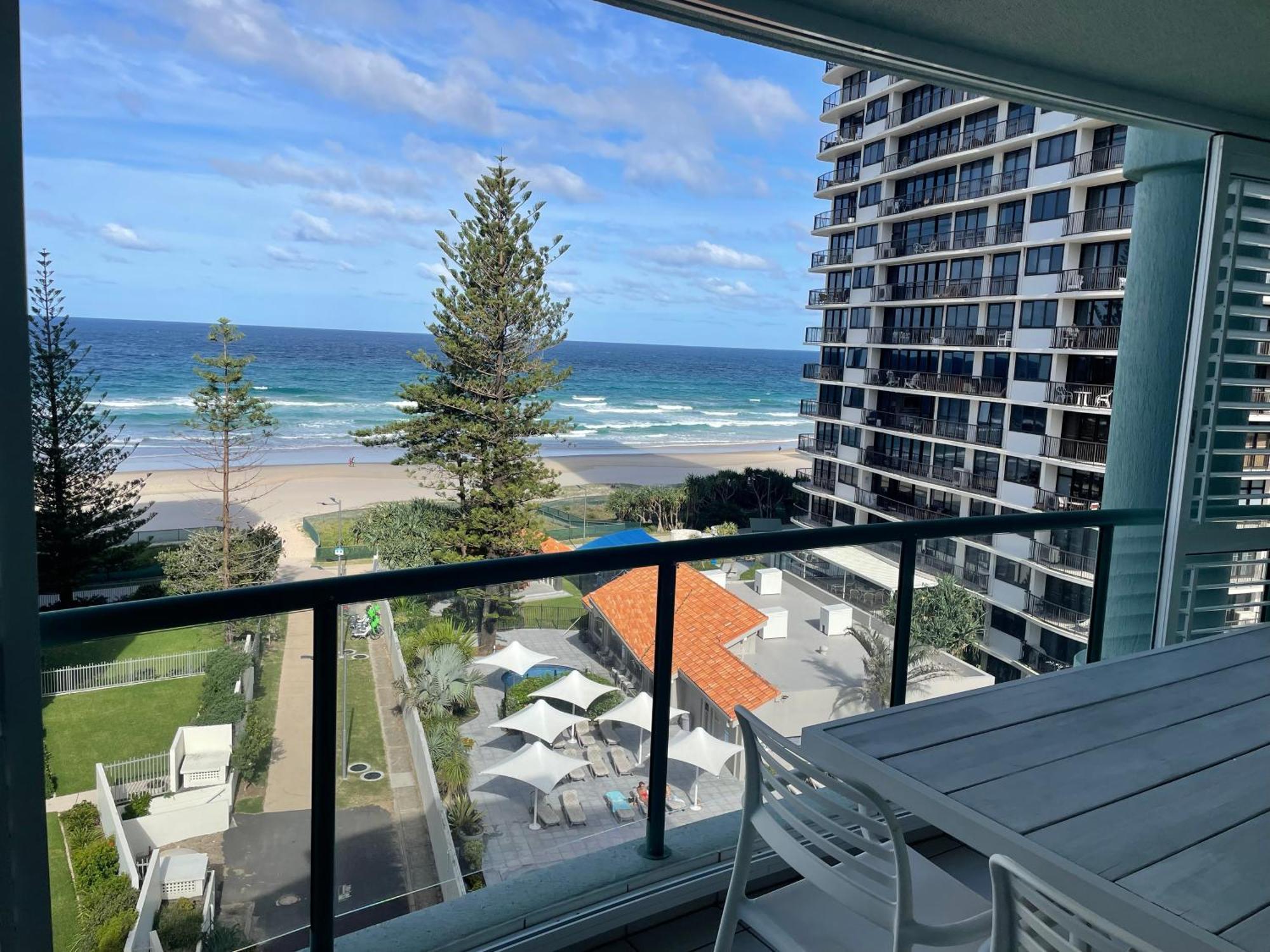 Emerald Sands Holiday Apartments Surfers Paradise Buitenkant foto