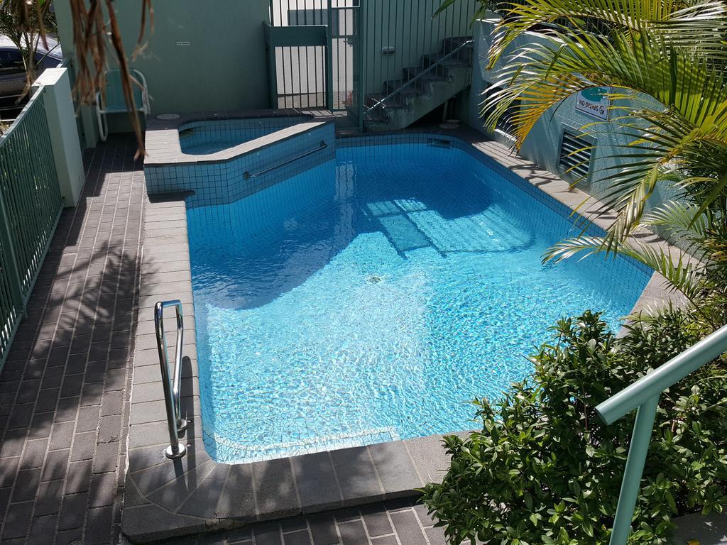 Emerald Sands Holiday Apartments Surfers Paradise Buitenkant foto