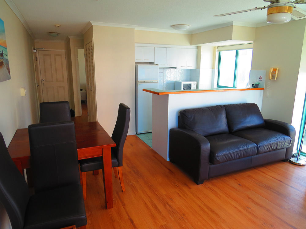 Emerald Sands Holiday Apartments Surfers Paradise Buitenkant foto