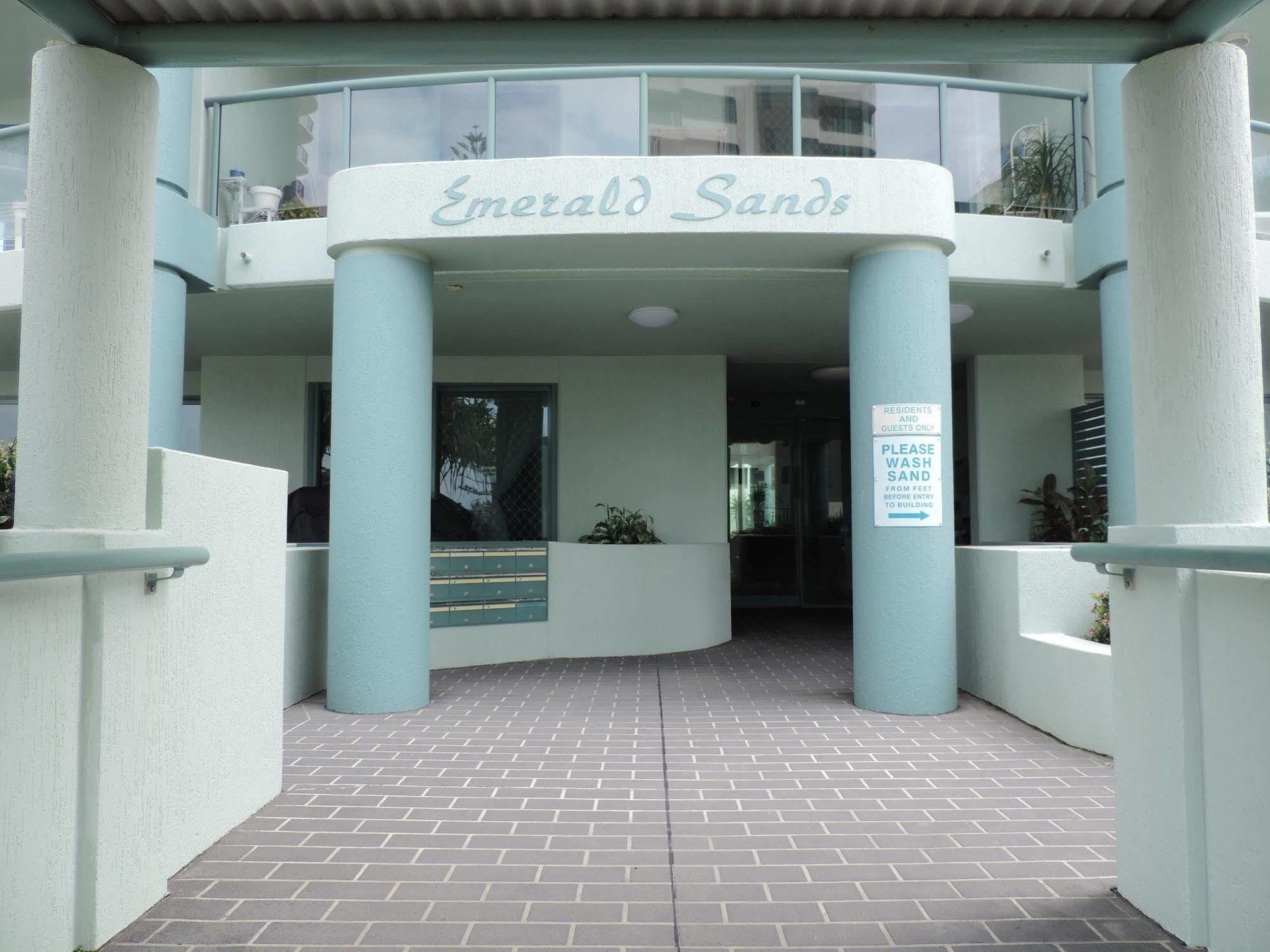 Emerald Sands Holiday Apartments Surfers Paradise Buitenkant foto