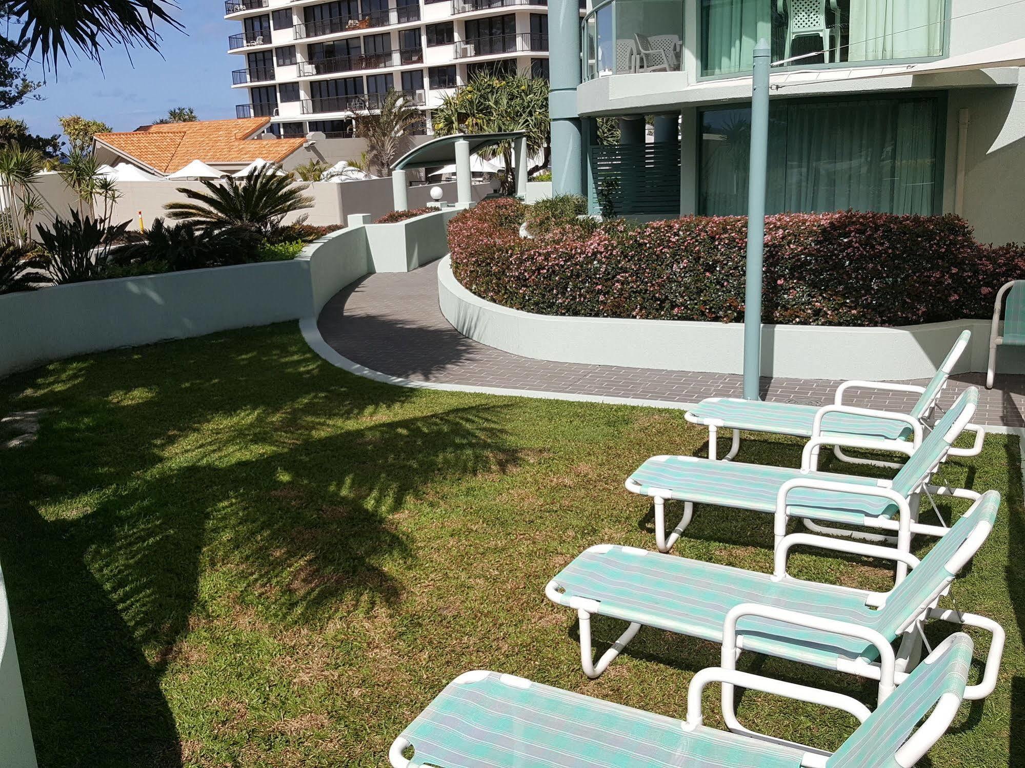 Emerald Sands Holiday Apartments Surfers Paradise Buitenkant foto