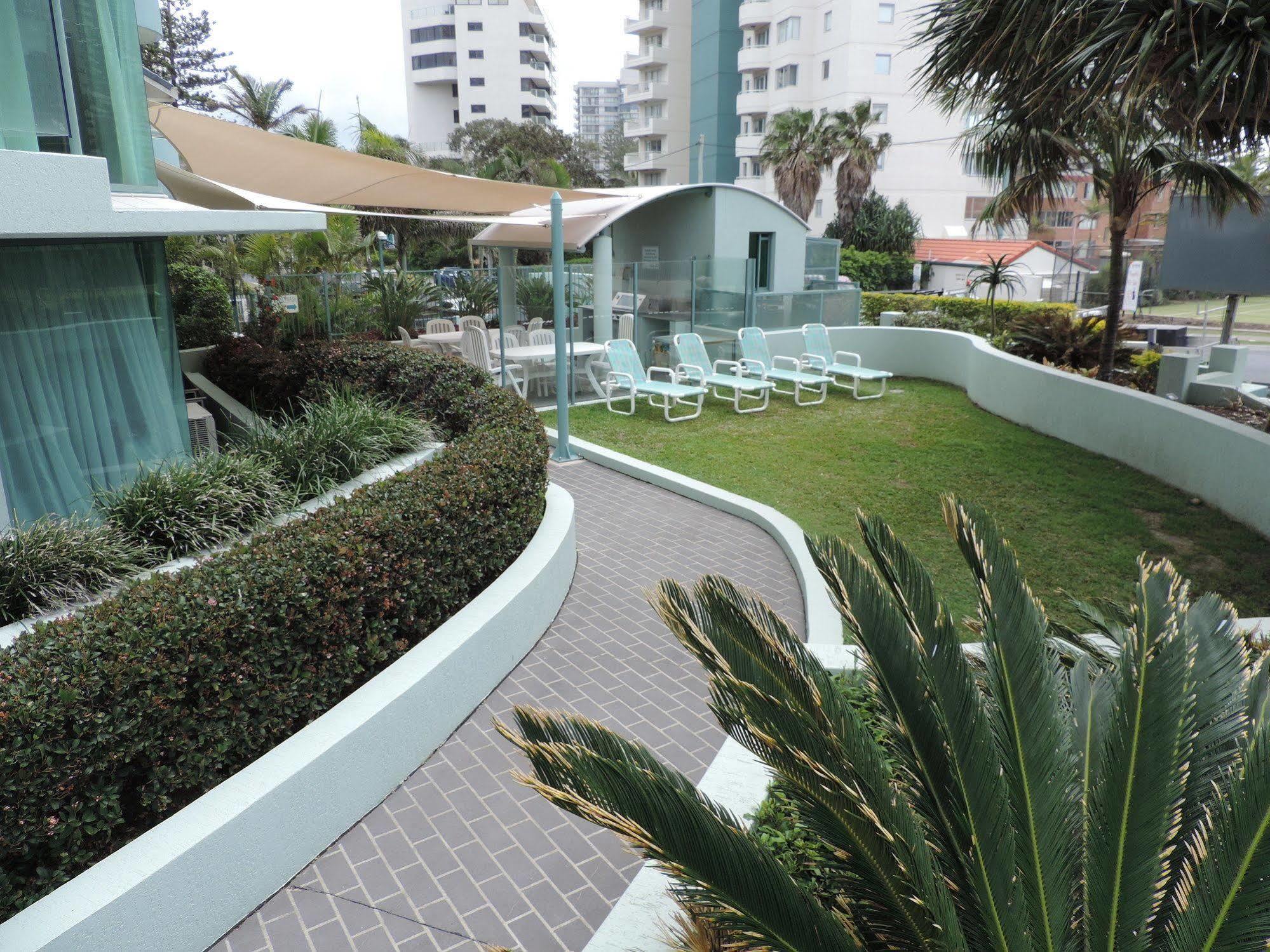 Emerald Sands Holiday Apartments Surfers Paradise Buitenkant foto