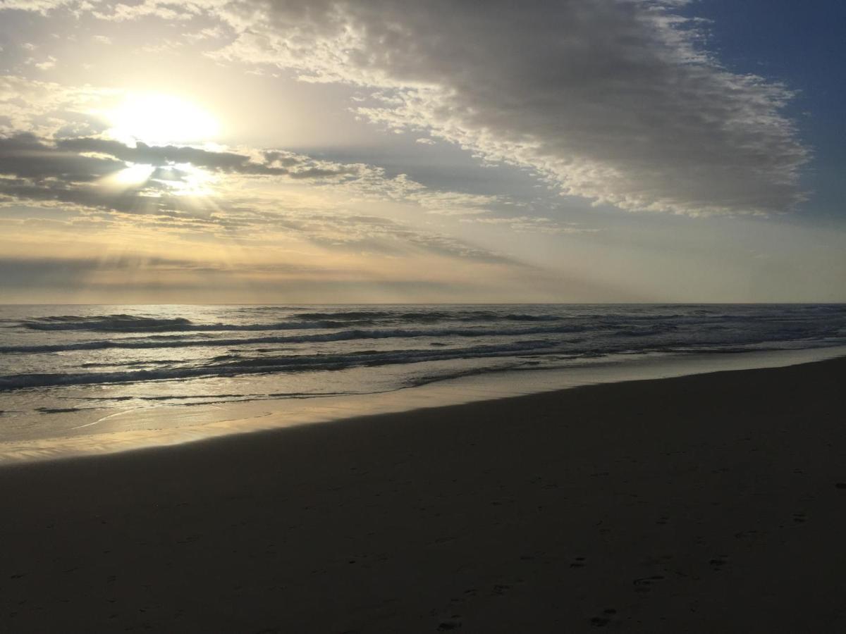 Emerald Sands Holiday Apartments Surfers Paradise Buitenkant foto